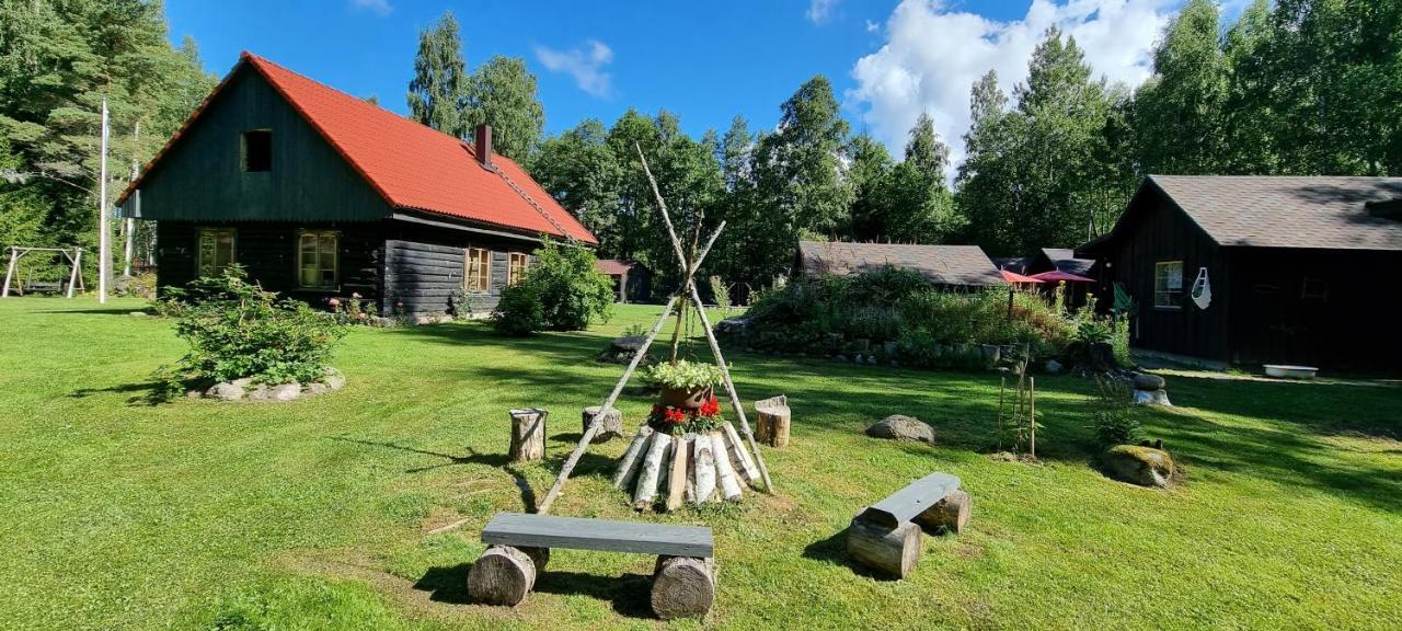 Hotel Atsikivi Puhketalu Häädemeeste Exterior foto
