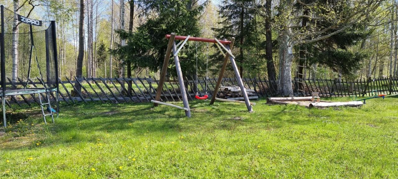 Hotel Atsikivi Puhketalu Häädemeeste Exterior foto